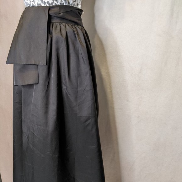 NWT Medium Black tie waist midi skirt - Picture 3 of 4